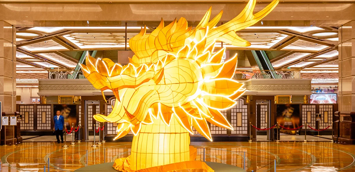 sjm-lantern-lumina-dragon