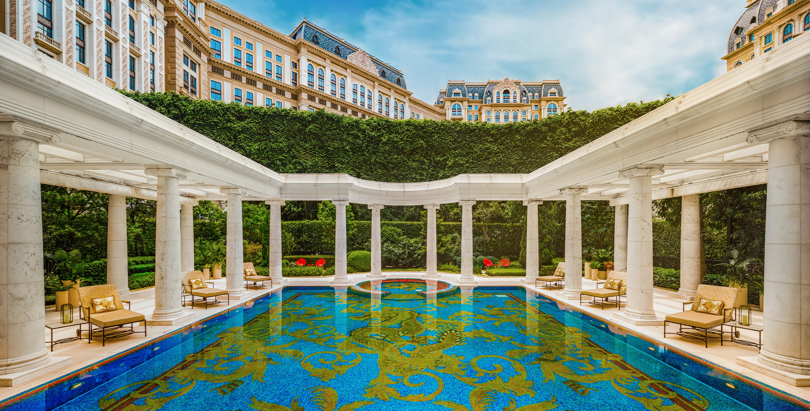 palazzo versace macau outdoor pool