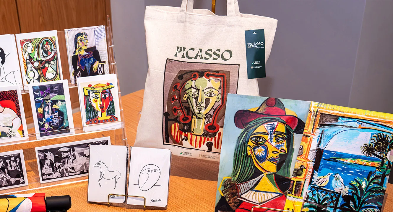 Picasso: Beauty and Drama Souvenirs