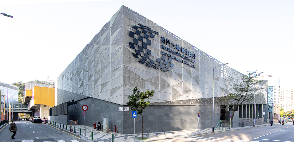 ア レーシング レガシー：SJM セオドア レーシング インタラクティブ展