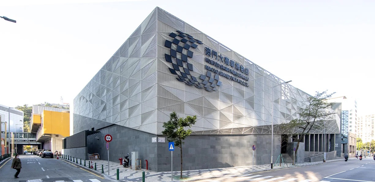 ア レーシング レガシー:SJM セオドア レーシング インタラクティブ展