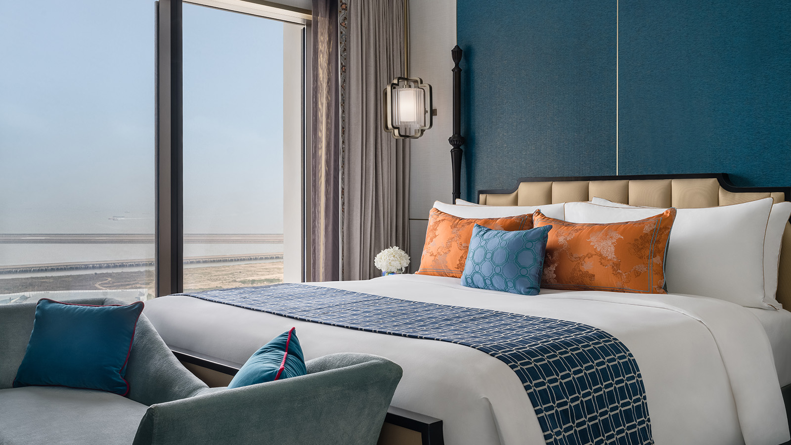 glp-corner-suite-bed