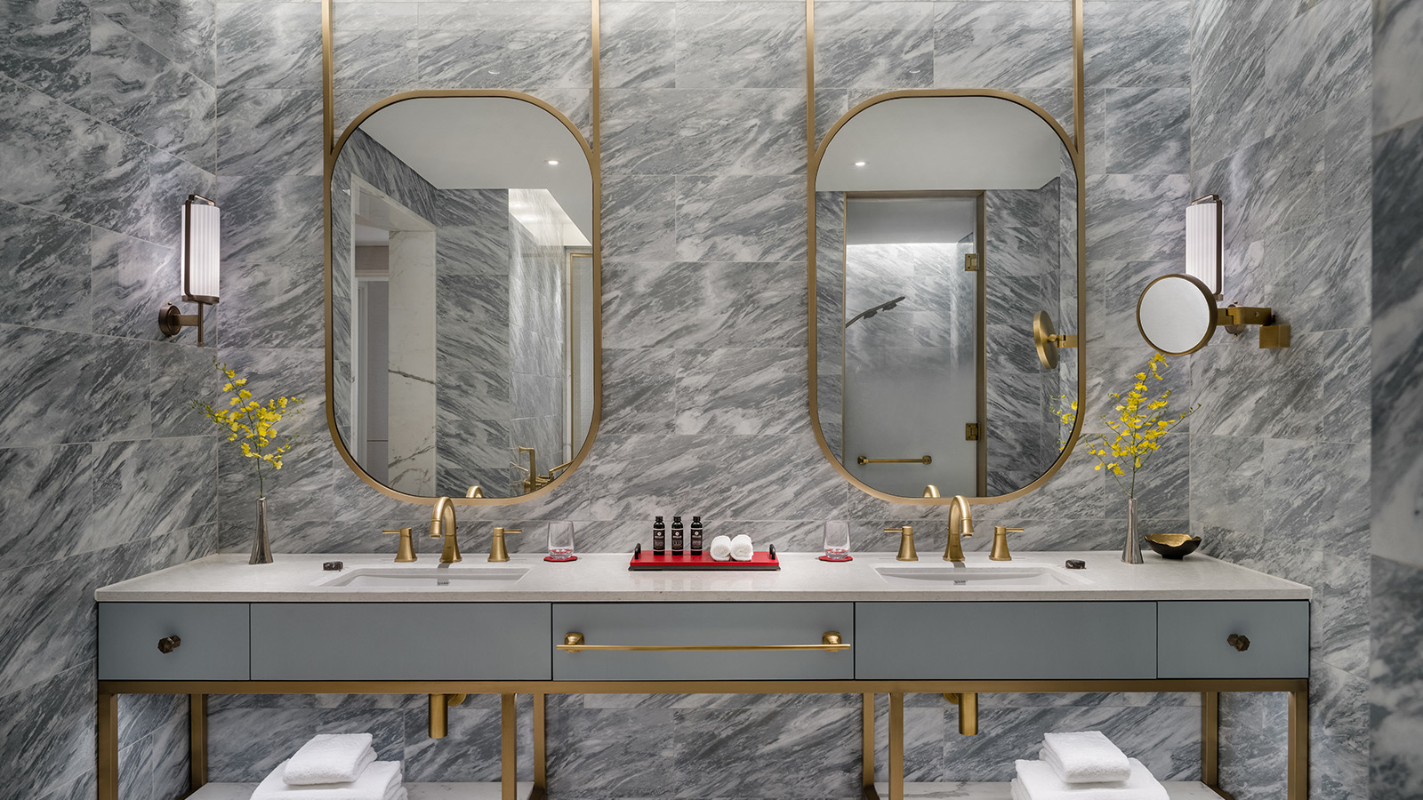 glp-deluxe-suite-bathroom glp-deluxe-suite-bathroom