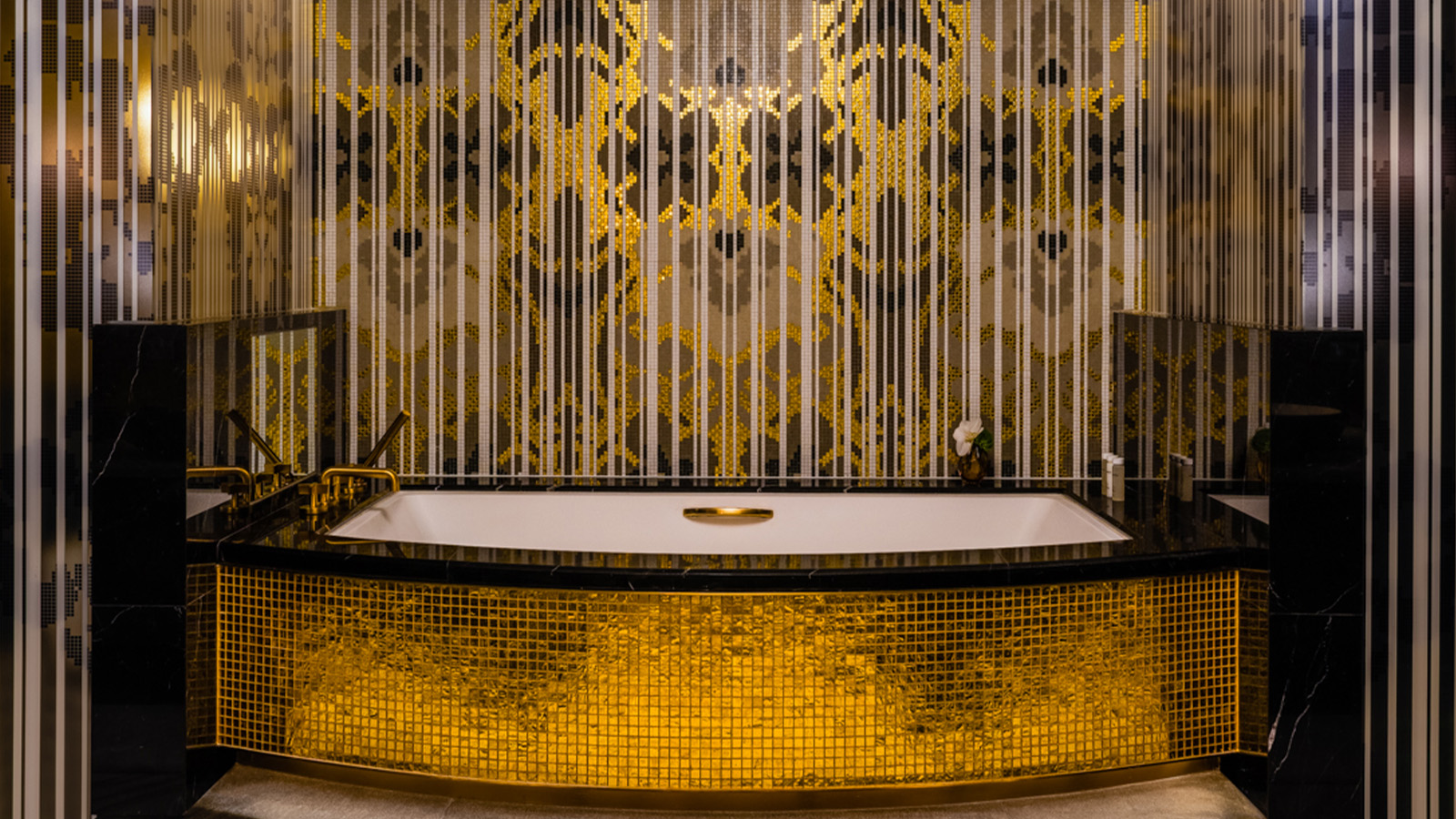 autograph suite bathroom