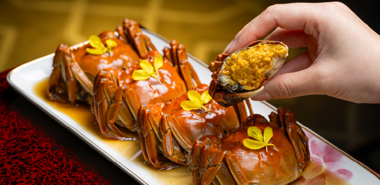 A FEAST OF YOUNG HAIRY CRABS
